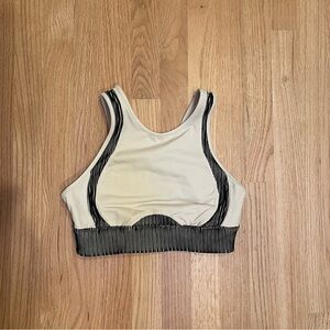 Alo yoga sports bra
